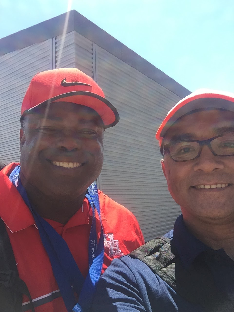 リロイ・バレルと岡本